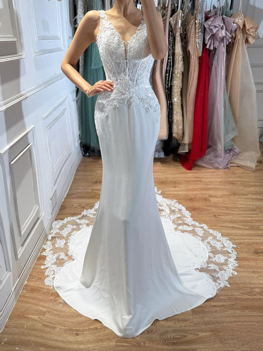 Luxury White V Neck Lace Bodice Zipper Back Mermaid Dress LA73690A