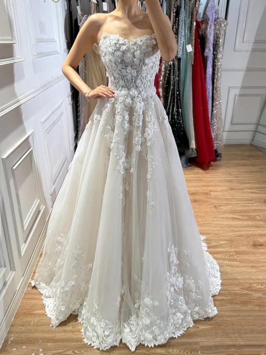 Luxury White Lace Strapless 3D Floral Pearl A-Line Wedding Dress HA2542
